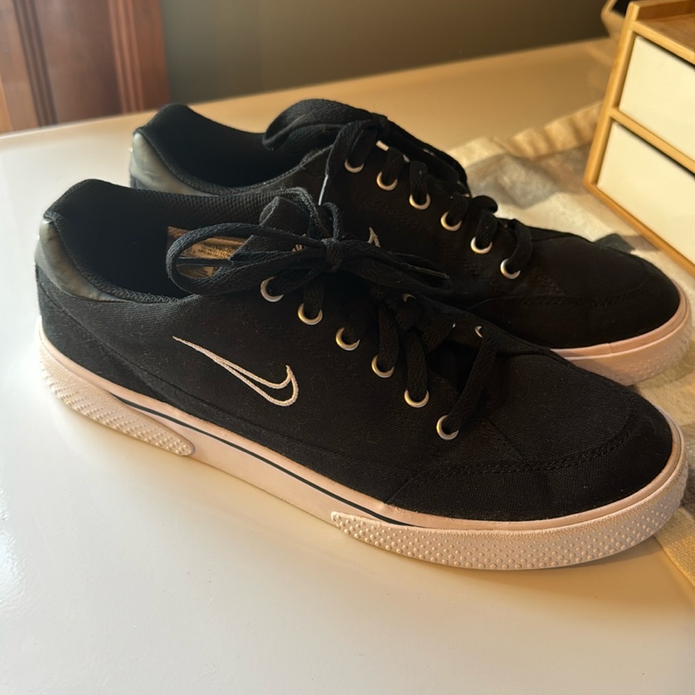 Nike GTS Women’s Sneakers